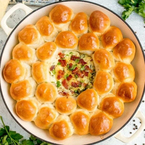 Dough Balls with Creamy Spinach and Bacon Dip - great for parties, BBQs or a family lunch where everyone can dig in!