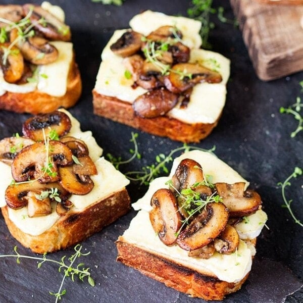 Garlic Mushroom and Brie Toast - a quick but delicious lunch!