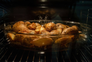 How to Use Glassware Safely In The Oven